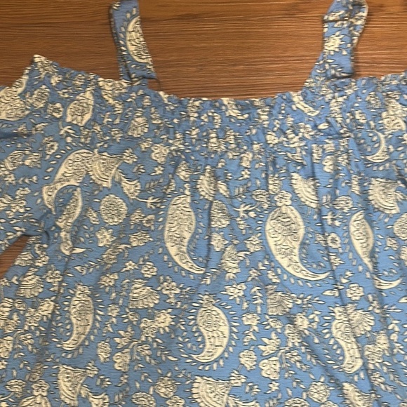 MELLODAY Blue and Cream Paisley Top - Picture 9 of 12